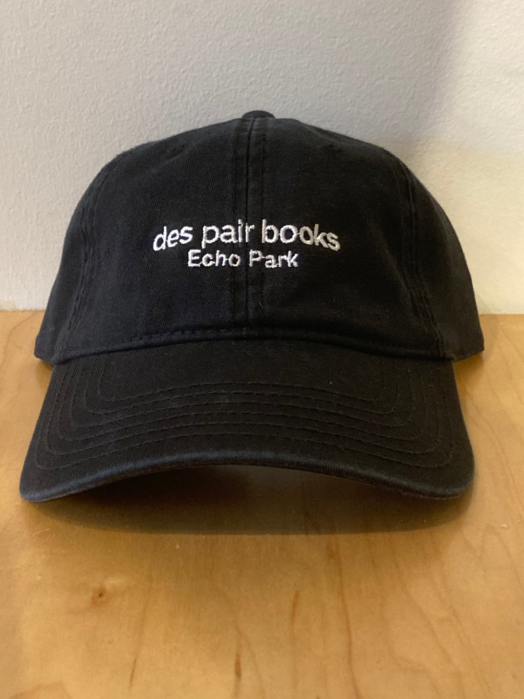 des pair books Dad Hat